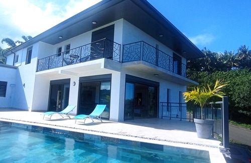 Petite-ÃŽle Cama Y Desayuno | Villa Maho with breathtaking views