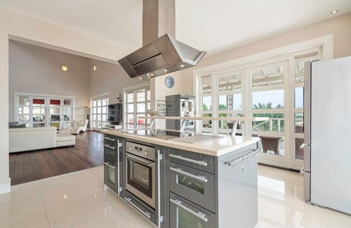 Jan Thiel Villa | Villa Majestic - Villa with views of Spanish Bay