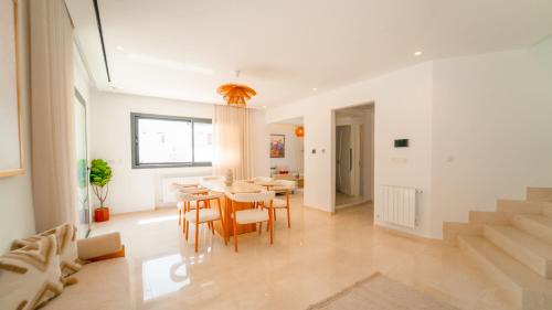 La Marsa Villa | Villa Malaga Luxury for 10 in Central Marsa