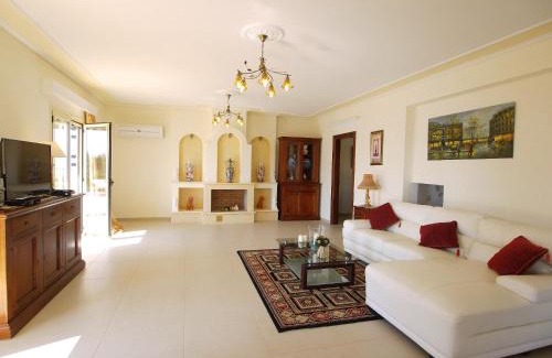 Fiskardo Villa | Villa Mandola