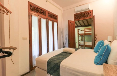 Mushroom Bay Hotel | Villa Mangga
