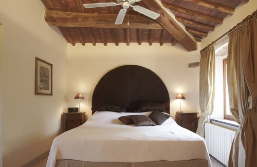 Forcoli Villa | Impresionante villa de lujo con una hermosa piscina, amplios jardines y comedor en Alfreso