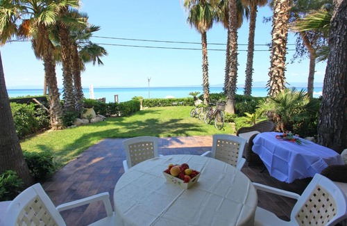 Pefkochori Villa | Villa Mare Blu - Beachfront, Panoramic View, Garden