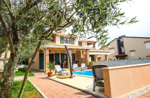Vabriga Casa | Villa Mare mit Pool, Garten, klimatisiert, bis 6 Personen, bei Lanterna Resort
