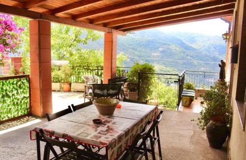 Sant'Angelo di Brolo Casa | Villa Maria - Sant'Angelo di Brolo