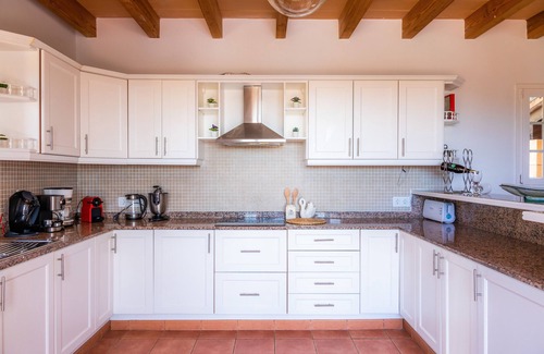 Manacor Villa | Villa 'Maria' con vistas a la montaña, Wi-Fi y aire acondicionado