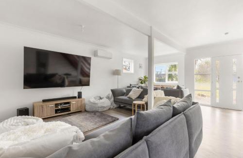 Callala Beach Casa | Villa Maris - Pet Friendly with Spa & Fire Pit