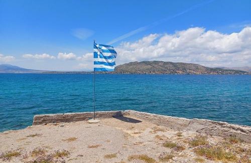 Salamis Casa | Villa Mariza at Aianteio
