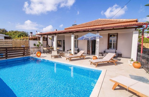 Kefalas Villa | Villa Maro: Large Private Pool, A/C, WiFi