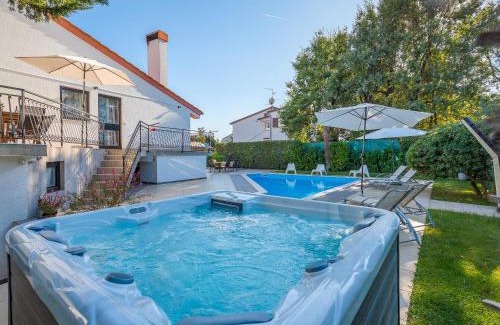 Stranici kod Nove Vasi Villa | Villa Martimar with pool and hot tub in Istria