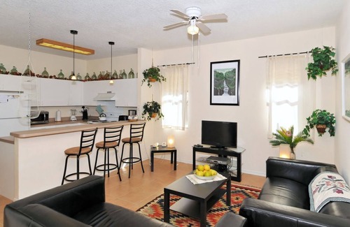 Gulf Gate Estates Villa | Villa Matthew Court, 3BR/2BA, heated private pool, close to Siesta Key