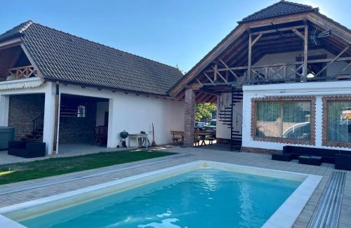 Balatonkeresztur Casa | Villa Maximilian