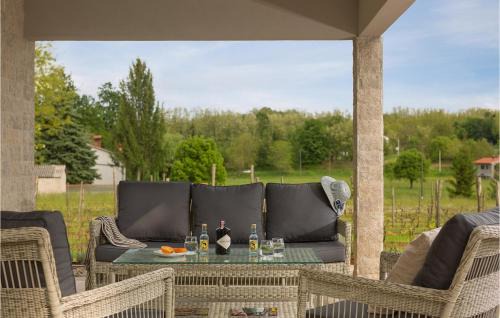 Zupanici Casa | Villa Meadow