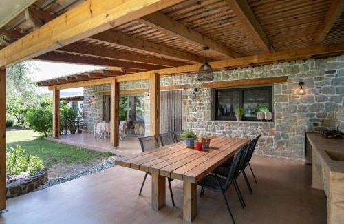 Sikia Casa | Villa Menie - Golden Fig Sykia lodge