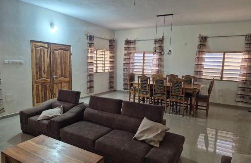 Agbodrafo Casa | Villa meublée avec parking privé et jardin Lomé Djagblé