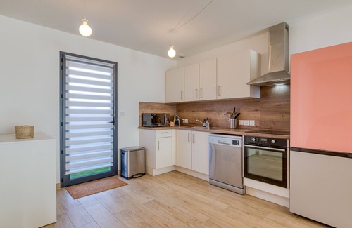Meze Villa | Villa ‘Mézoise’ con Terraza Privada, Wi-Fi y Aire Acondicionado