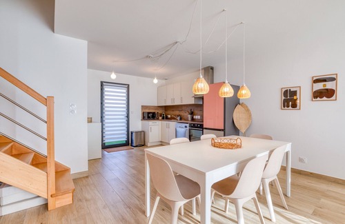 Meze Villa | Villa ‘Mézoise’ con Terraza Privada, Wi-Fi y Aire Acondicionado