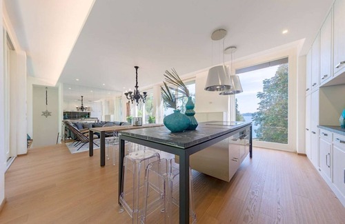 Padenghe sul Garda Villa | VILLA MICHELLE - Amazing view- Pool- Beach front