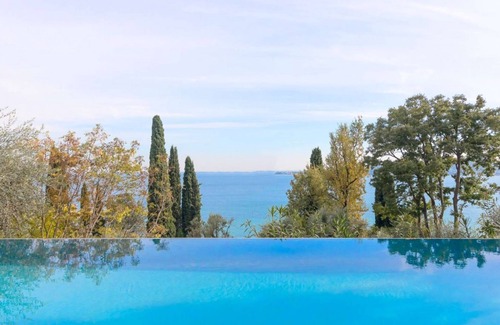 Padenghe sul Garda Villa | VILLA MICHELLE - Amazing view- Pool- Beach front