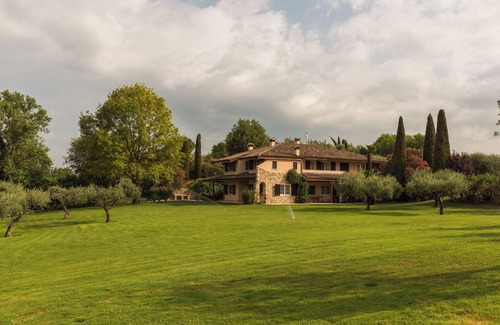 Montioni Villa | Villa 'Minerva' con vistas al lago, Wi-Fi y aire acondicionado