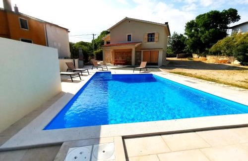 Garica Casa | Villa Mira Garica by El-Pi Tours