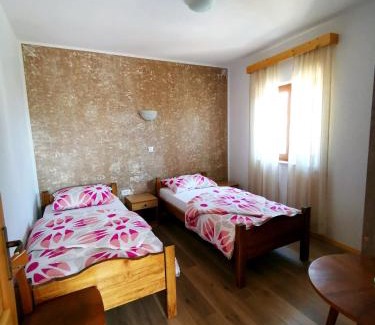 Garica Casa | Villa Mira Garica by El-Pi Tours