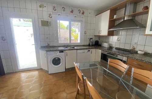 Cabo Roche Chalet De Esquí | Villa mit Privatem Pool in Roche, Conil de la Frontera, Spanien für 8 Personen