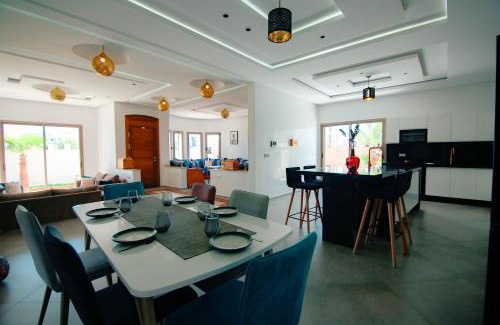 Essaouira Villa | Villa moderne à 5 min de la plage avec jardin et 3 salons