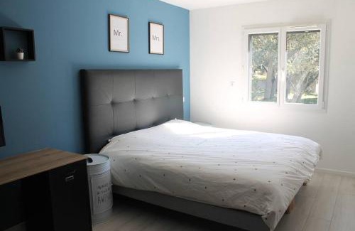 Rochefort-du-Gard Villa | Villa moderne climatisée avec piscine privée proche Avignon