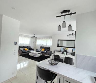 Pornichet Villa | Villa Moderne et Intimiste, à Quelques Minutes de la Baie de la BAULE