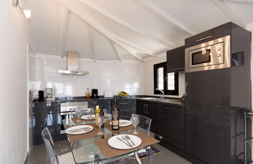 Armenime Villa | Villa Moleno. Attractive 2 Bedroom Villa. Large Communal Terrace. Sea Views.