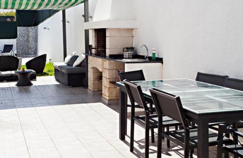 Gambelas Casa | Villa Monaco