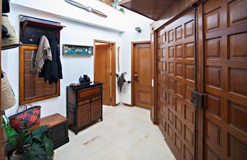 Gambelas Casa | Villa Monaco