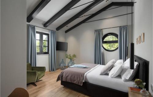 Krsan Casa | Villa Mons Caldera