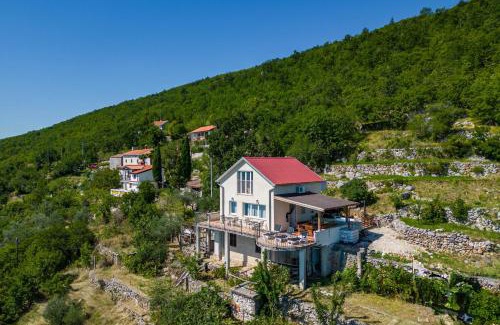 Mosenice Apartamento | Villa Mystic Place - Suite 1 - Happy Rentals