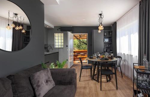 Mosenice Apartamento | Villa Mystic Place - Suite 1 - Happy Rentals