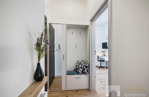 Srodmiescie Apartamento | Villa na Radiostacji by LookAp