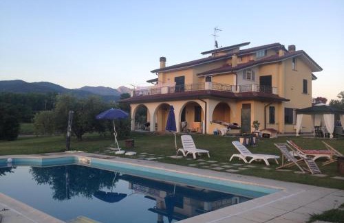 Sarzana Cama Y Desayuno | Villa Naclerio