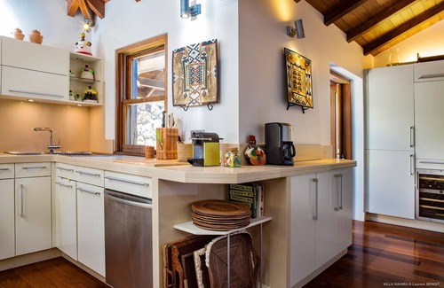 Vitet Villa | Piscina de piedra de lava climatizada, exuberante jardín tropical, comidas al aire libre, áreas de descanso, Wifi gratuito