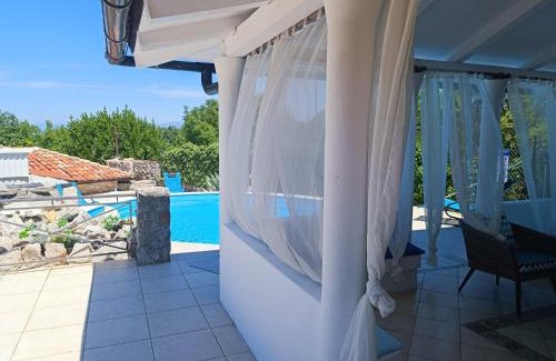Gabonjin Villa | Villa Nana with a swimming pool