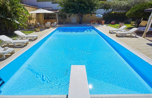 Sant'Onofrio Villa | Villa Natino con piscina y jardín.