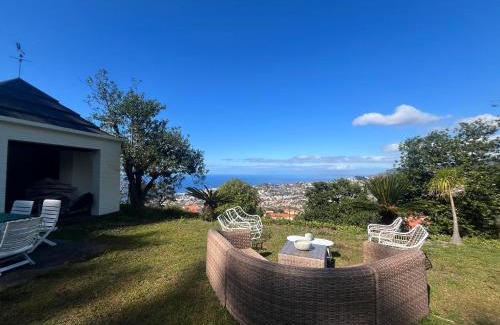 Monte Villa | Villa Natural Oasis with panoramic view & bio-diverse 9 950m2 garden