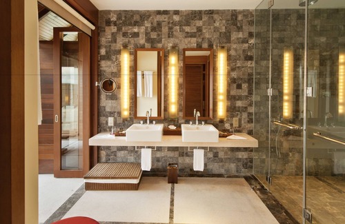 Lankanfinolhu Complejo | Villa Nautica Paradise Island Resort