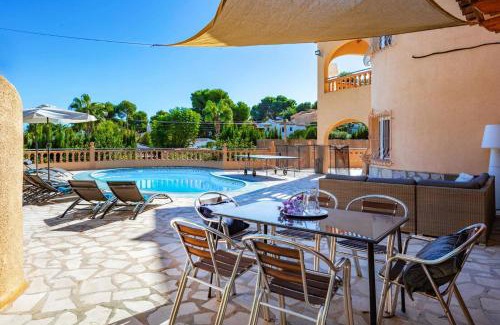 Moravit Villa | Villa Navacerrada by Villa Plus