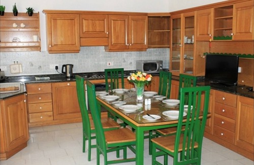 Naxxar Casa | Propiedad céntrica, totalmente AC, moderna, independiente con piscina