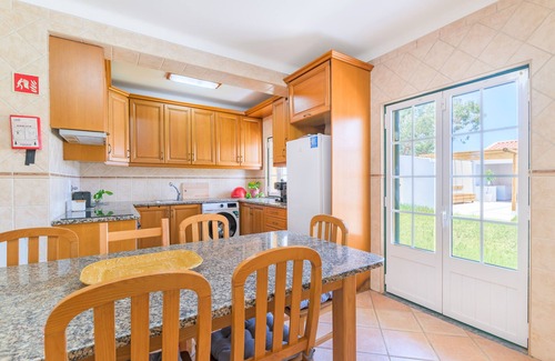 Vila Nova de Milfontes Villa | Villa 'Nelson E Esperanca' con terraza privada, jardín privado y Wi-Fi
