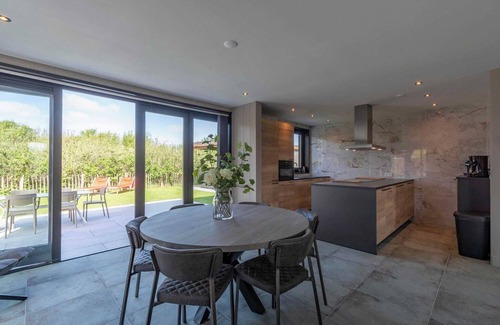 Julianadorp aan zee Villa | Villa cerca de playa en Holanda con jacuzzi