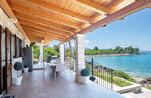 Loviste Villa | Casa vacacional directamente al mar