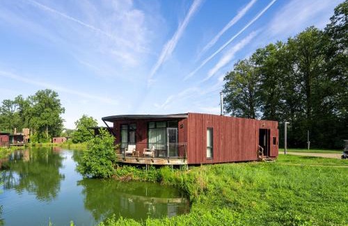 Maubray Casa | Villa near Tournai in a Leisure Award Park