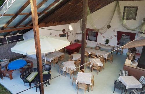 Balatonfoldvar Cama Y Desayuno | Villa-Negra Retro Panzió